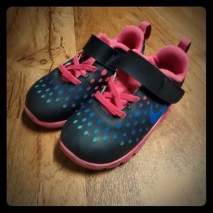 Toddler Nike size 8